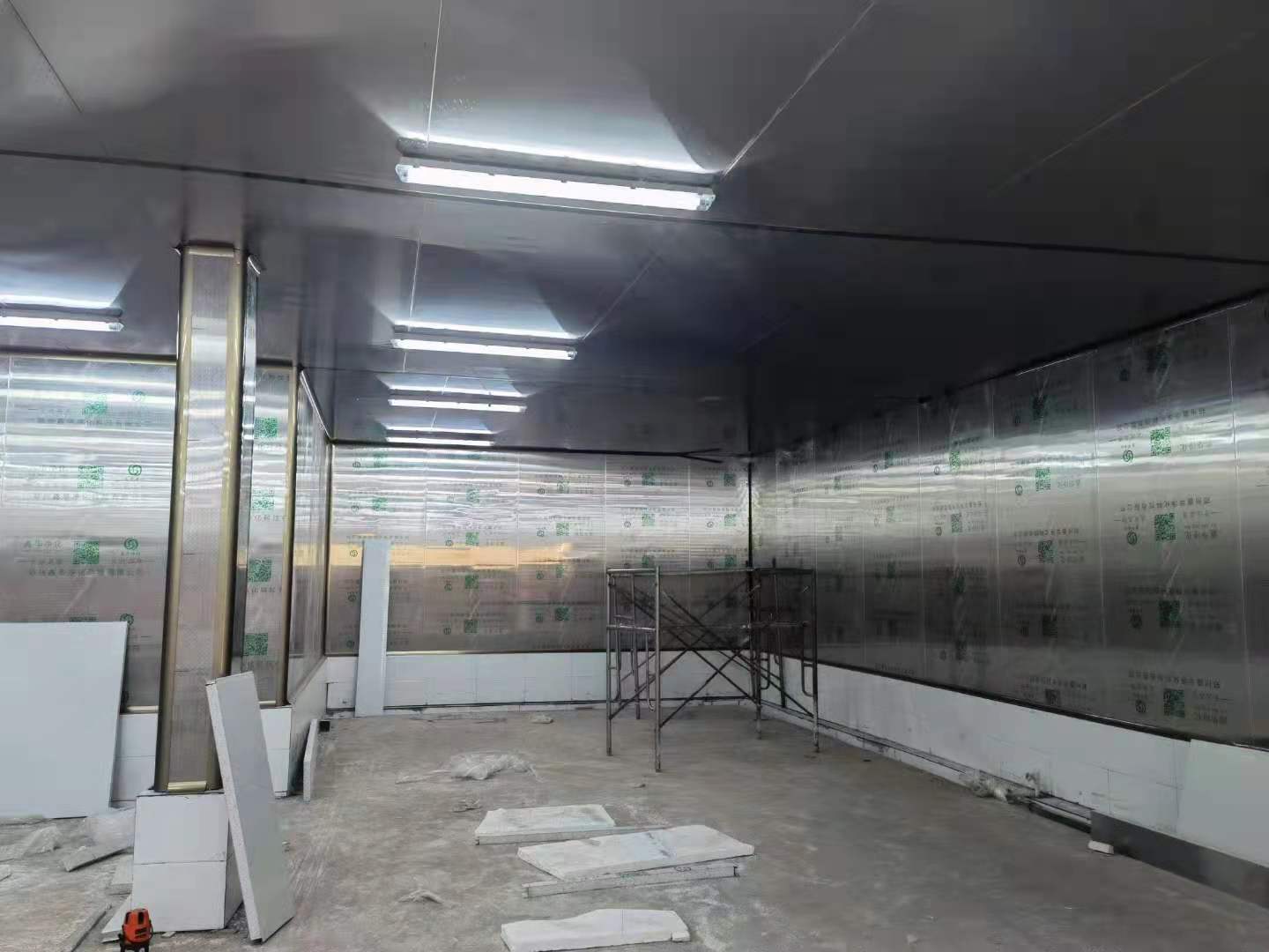 尉氏縣周伍清真食品廠鹵制車間凈化裝修工程！